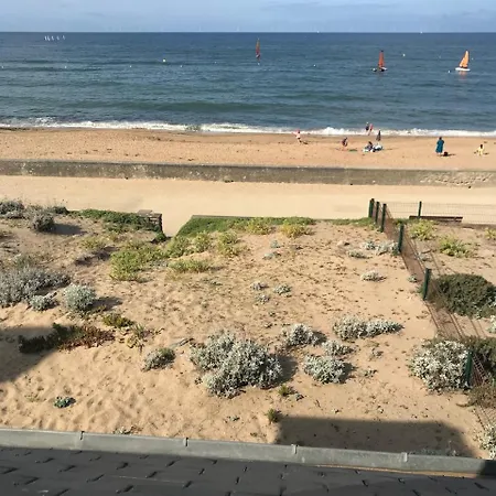 Apartment En Bord De Mer, Vue Et Acces Direct A La